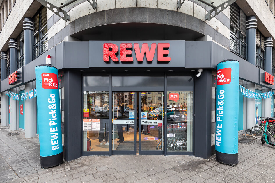 REWE deutschlandweit größten hybriden Supermarkt in Köln